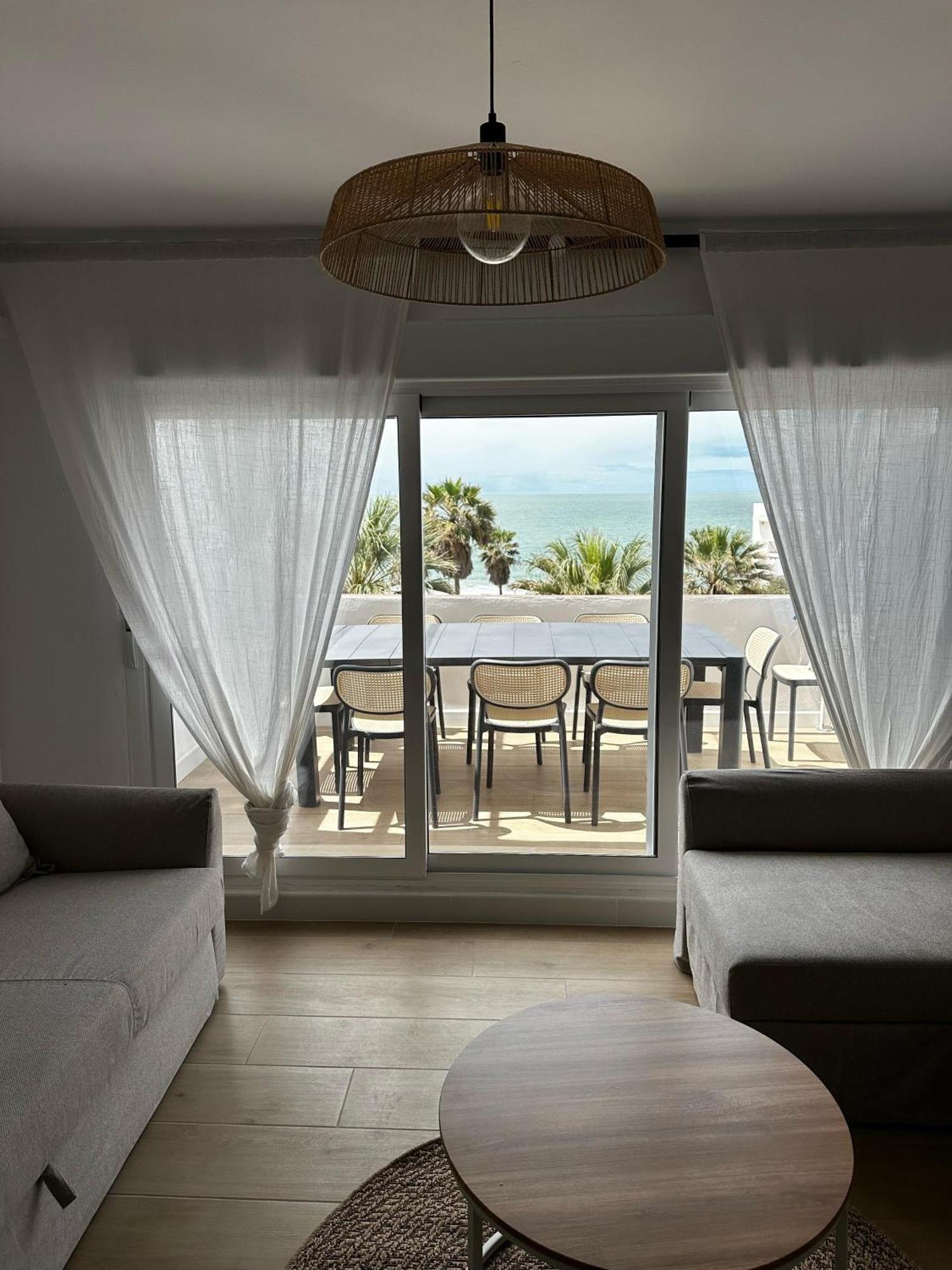 Gatu Villa Mar "Preferente Para Mayores De 25 Anos Y Familias " El Puerto de Santa Maria Exterior photo